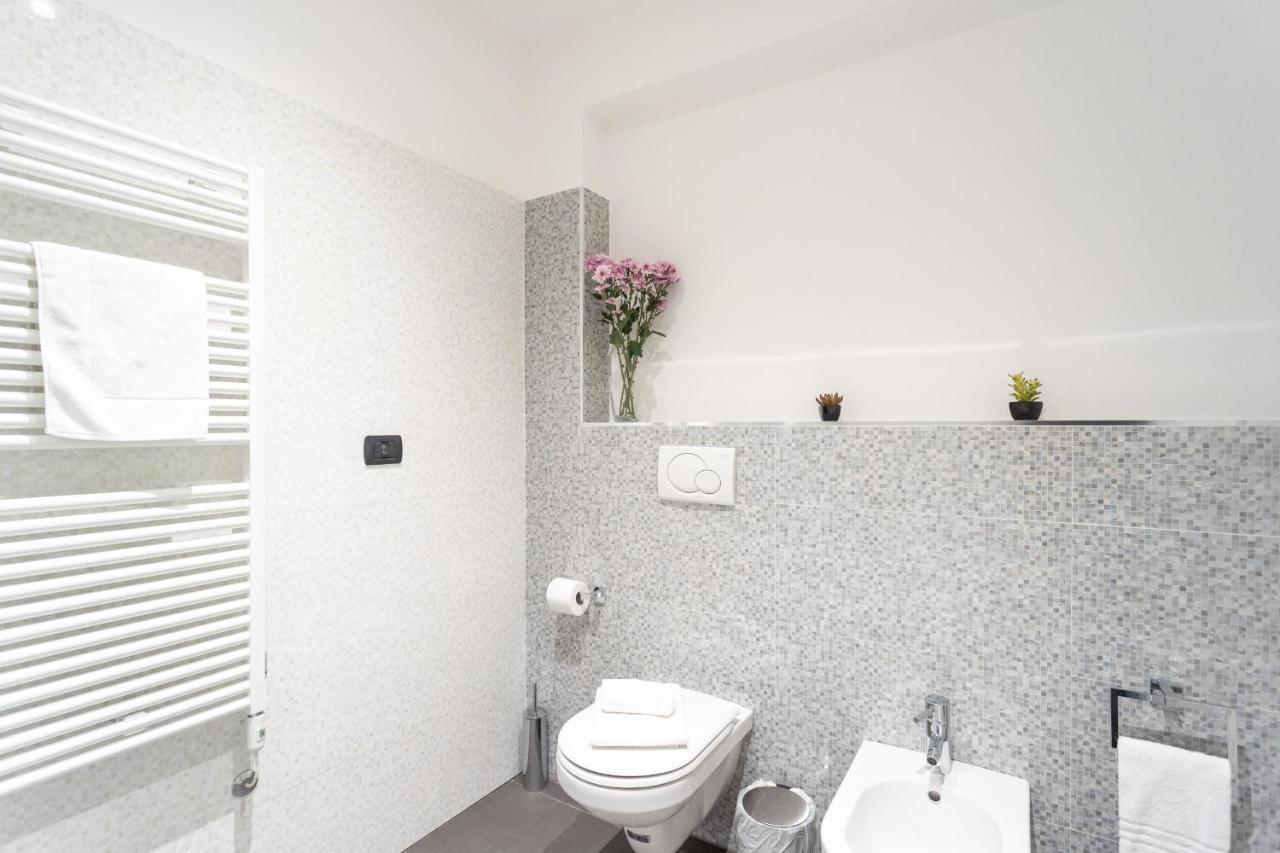 White Flat In Como City Center By Rent All Côme Esterno foto