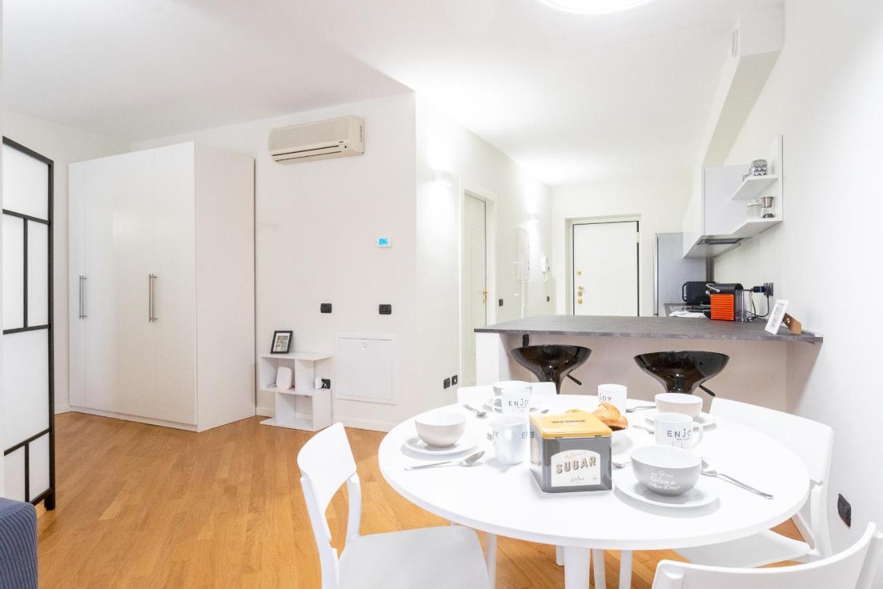 White Flat In Como City Center By Rent All Côme Esterno foto